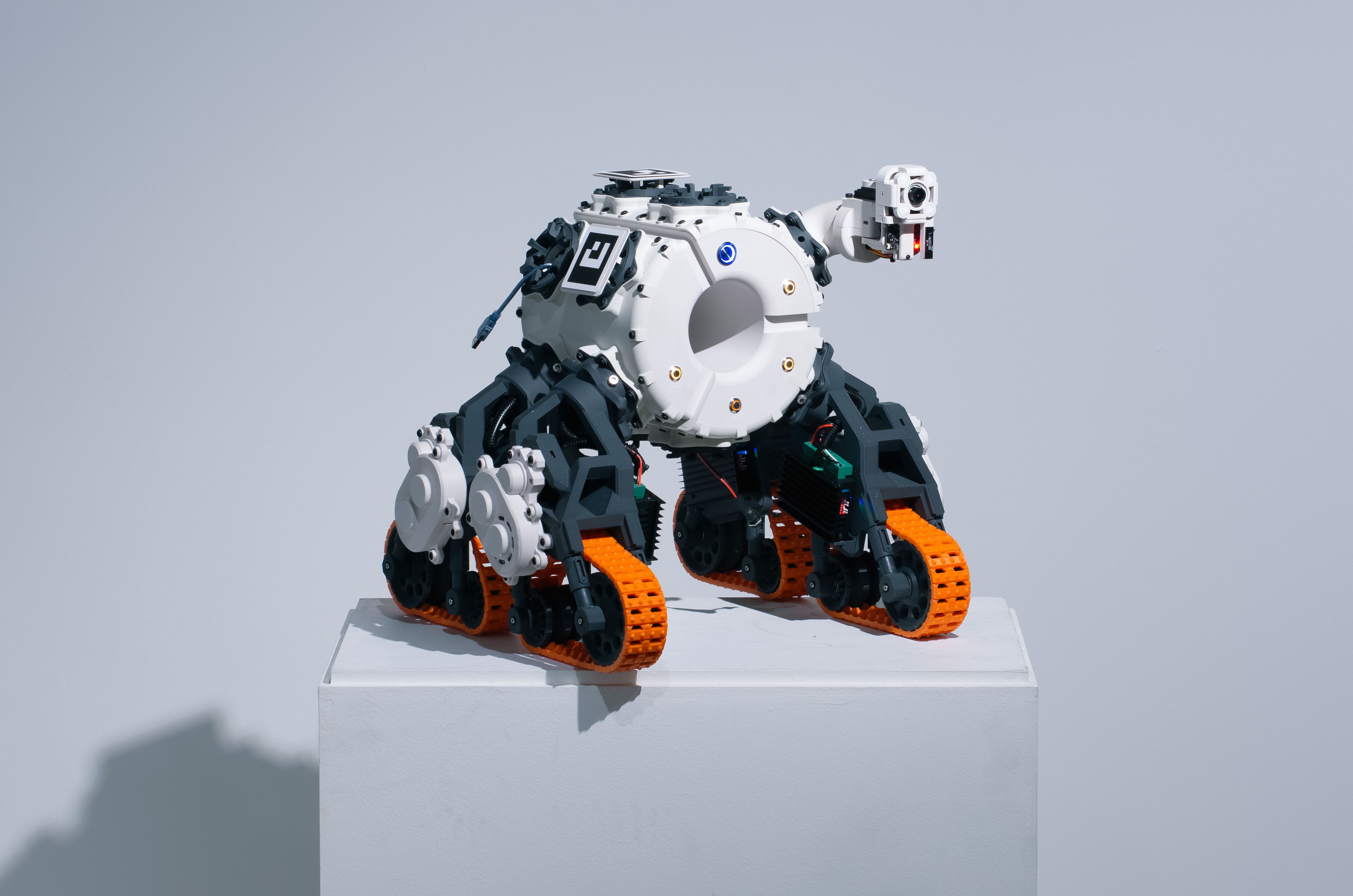 Tracked robot for flat terrain